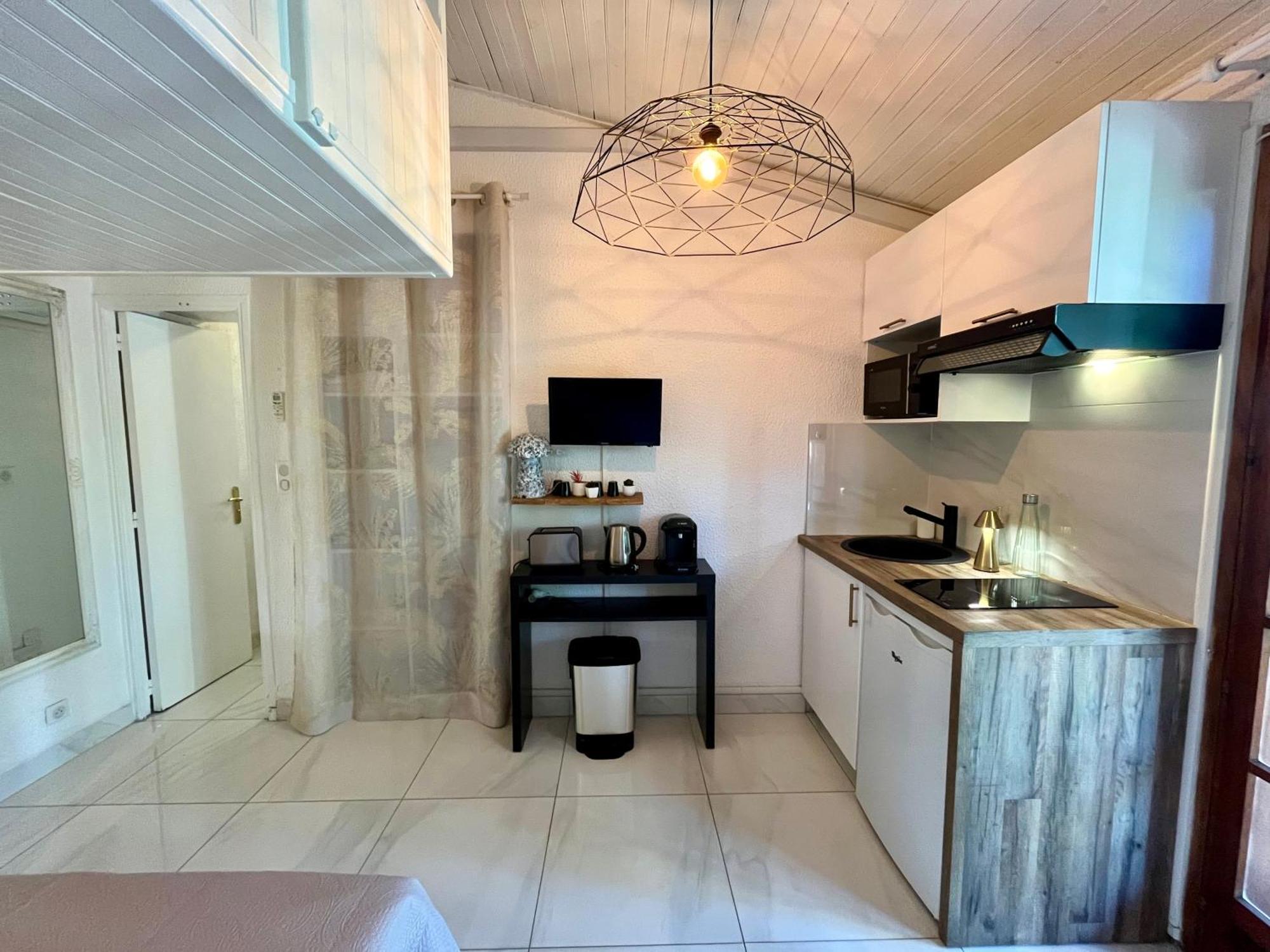 Joli Studio Maisonnette A 100M De La Plage 포르티씨오 외부 사진